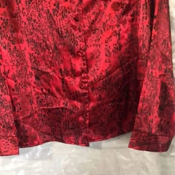 Deleicates satin-like animal‎ print long sleeve button up women size M - Picture 7 of 12